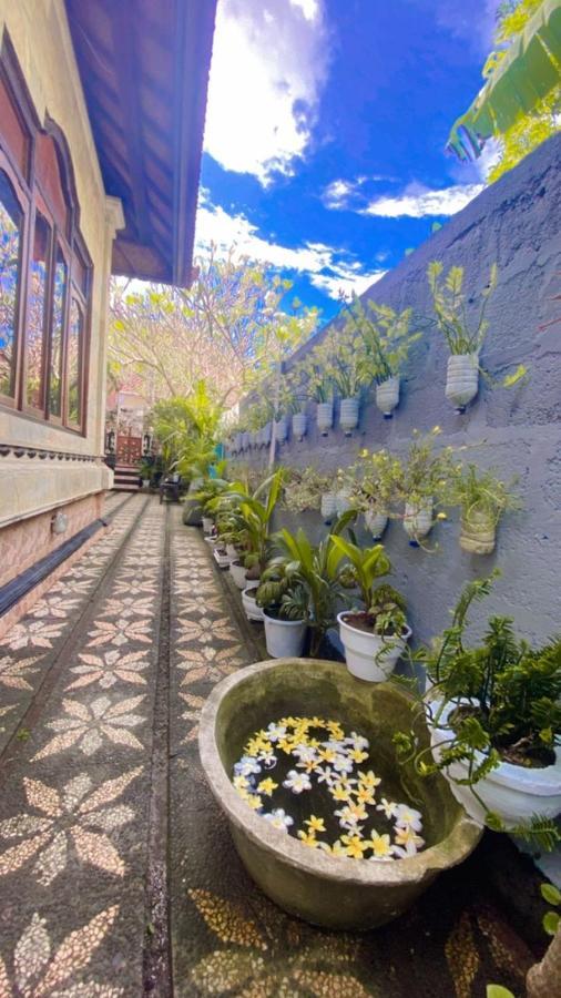 Kuwera Homestay Batununggul Exterior photo